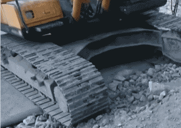 平静湖面背后,是一项“疯狂工程”