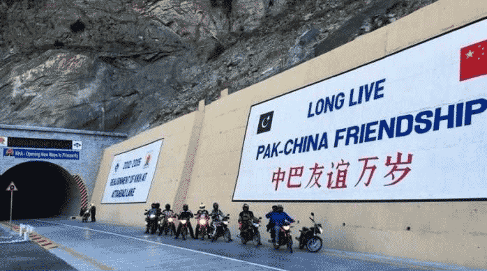 平静湖面背后,是一项“疯狂工程”