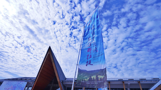 山花烂漫时,生活在别处-穿越那拉提