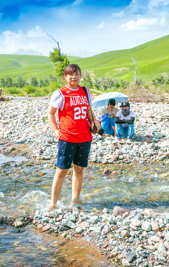 山花烂漫时,生活在别处-穿越那拉提