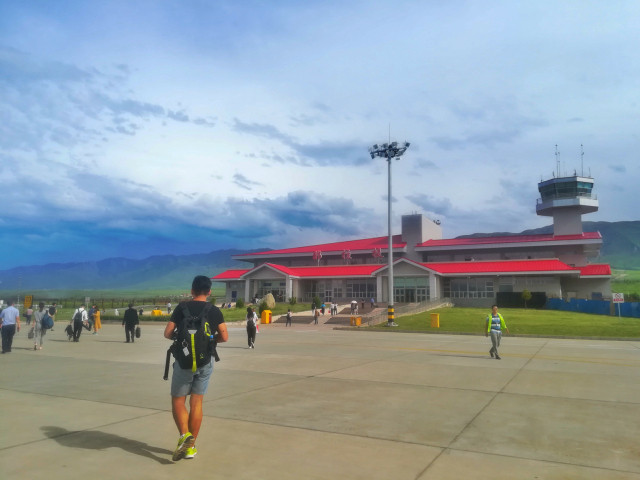 山花烂漫时,生活在别处-穿越那拉提