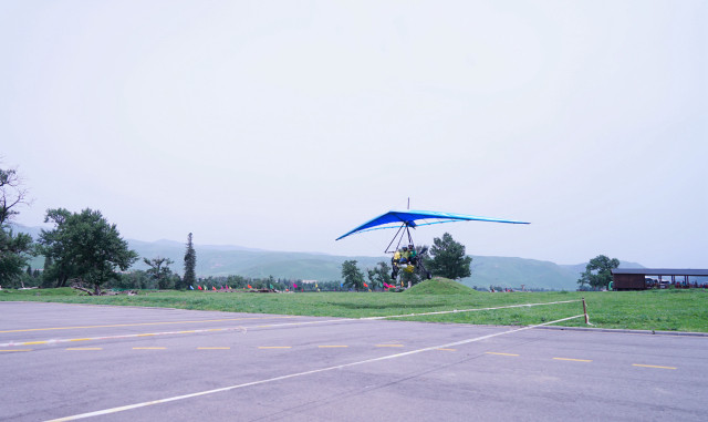 山花烂漫时,生活在别处-穿越那拉提