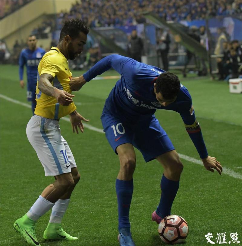 江苏苏宁客场迎战上海申花 目前比分0:4