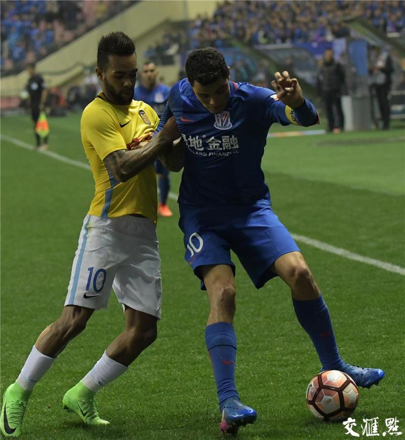 江苏苏宁客场迎战上海申花 目前比分0:4