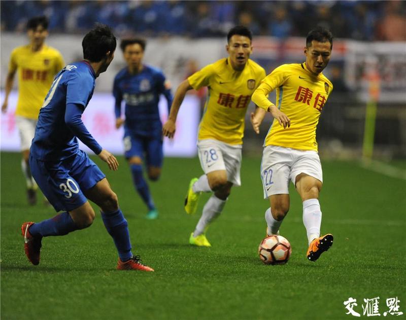 江苏苏宁客场迎战上海申花 目前比分0:4