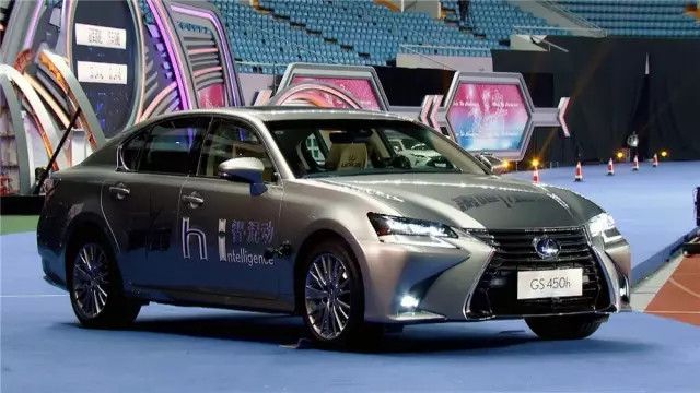 雷克萨斯智·混动特约赞助《来吧!冠军》第二季