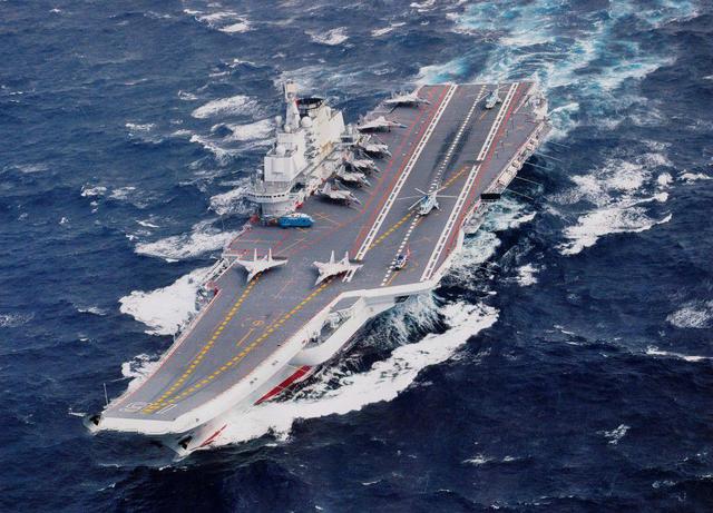 中国海军第一艘航空母舰——辽宁号