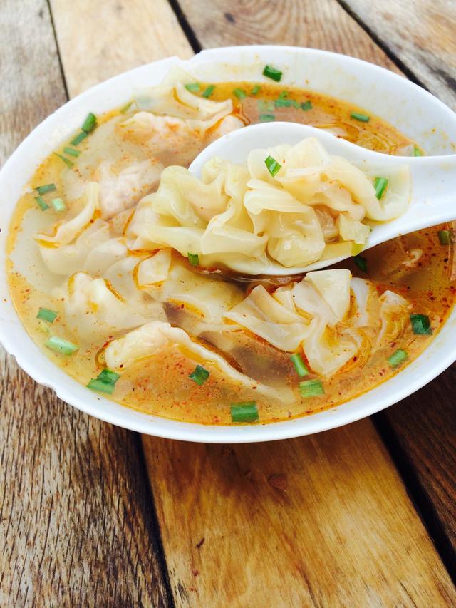 一碗小馄饨为何是16只? 图为我拍的董永七仙女馄饨