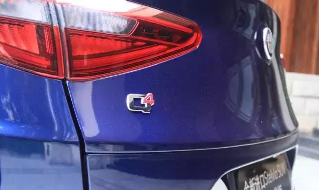 这辆意大利SUV 山路跑的比86还快 号称秋名山杀手