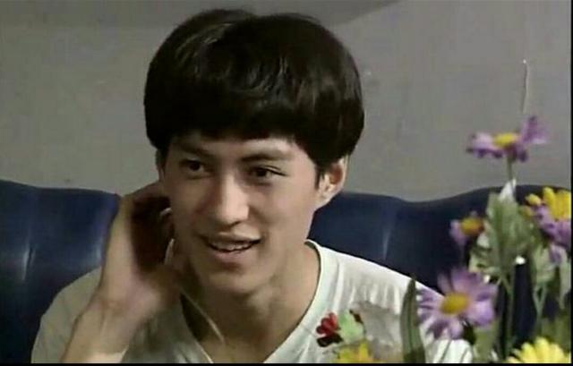 靳东为何现在才红看他年轻时照片就知 悟空问答网友说这15字才是主因