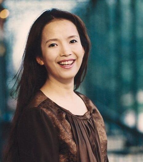 刘晓庆结婚四次算多吗?看到这个女人你才真佩服!
