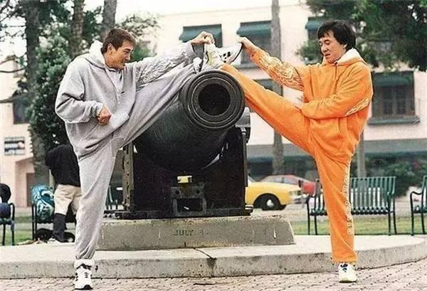 成家班为什么没有洪家班出名?看看成家班八大成员就明白了! 盘点成家班八大成员,成龙两大护法上榜,最后一位常演伪君子反派