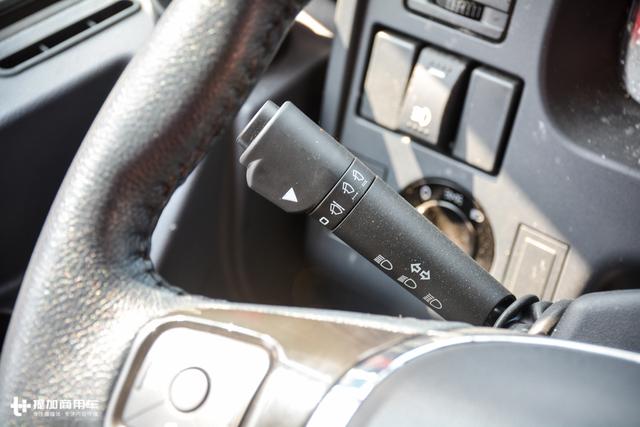 1000升油箱 <wbr>专属涂装,陕汽德龙X3000财富版图解