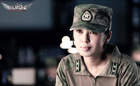 一部《战狼2》，火了四位女星！