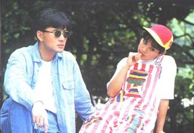 王祖贤是真正的帽子控，早期戴的帽子如今街拍和秀场也流行