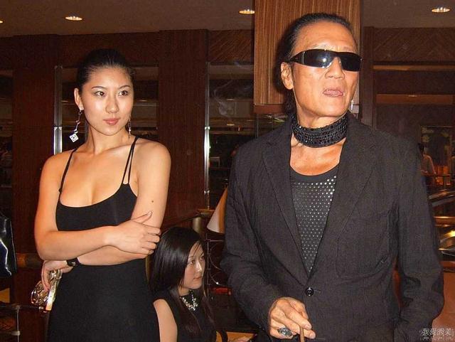 94岁杨振宁财产分配：41岁翁帆与其结婚13年，获得一套别墅使用权！她赚到了吗？