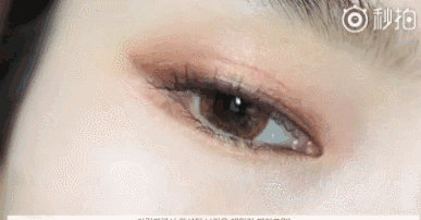 眼影怎么都画不好?小妖精曲筱绡教你夏日最时髦的缤纷