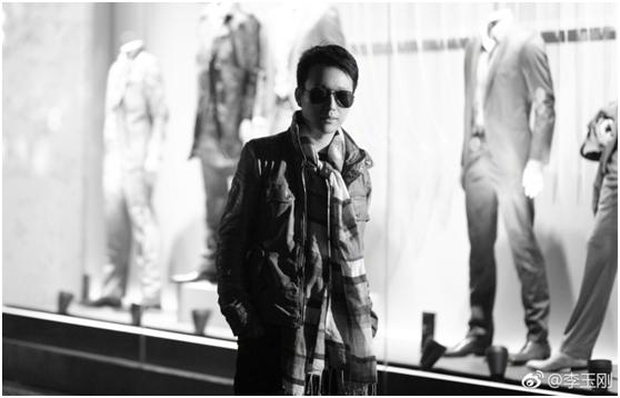 他的妆容比女人还美,却是一身正气的真汉子,网友:人如其名! 他的妆容比女人还美,却是一身正气的真汉子,网友:人如其名!