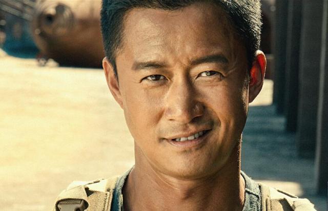 一部《战狼2》，火了四位女星！