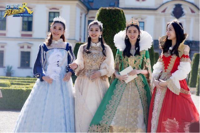 angelababy,张天爱,迪丽热巴,同上《奔跑吧》,三人身高让baby尴尬