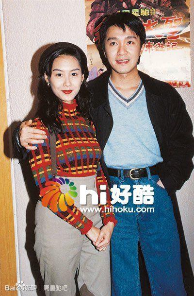 王祖贤是真正的帽子控，早期戴的帽子如今街拍和秀场也流行