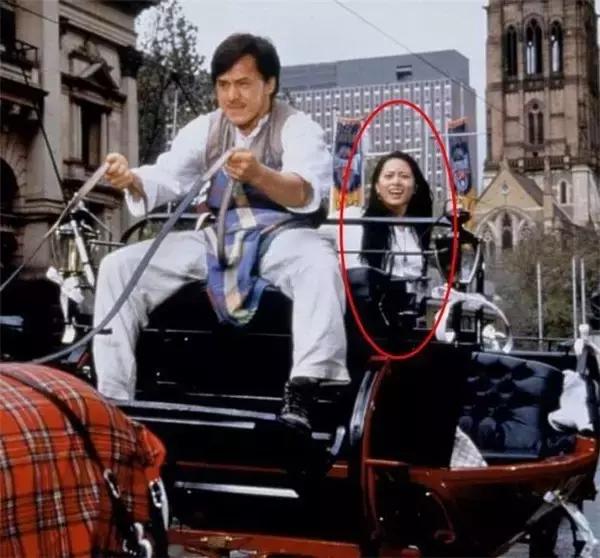 19岁演成龙女友,谢娜给她当丫鬟,后悔辞演小燕子,如今未婚当妈妈 19岁演成龙女友,谢娜给她当丫鬟,后悔辞演小燕子,如今未婚当妈妈