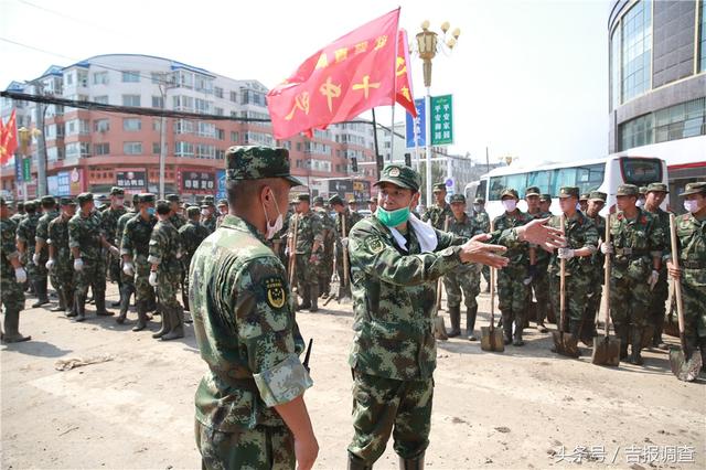 武警吉林省总队全力投入永吉灾后重建！帮受灾群众恢复生产生活！