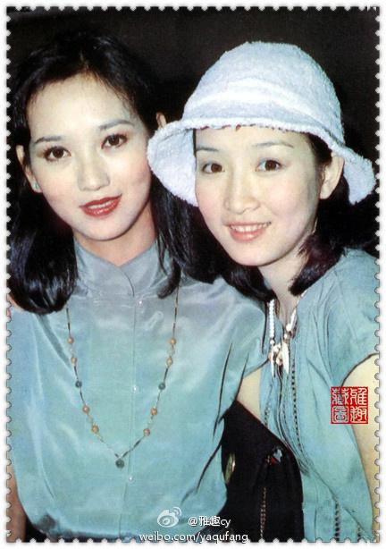 王祖贤是真正的帽子控，早期戴的帽子如今街拍和秀场也流行