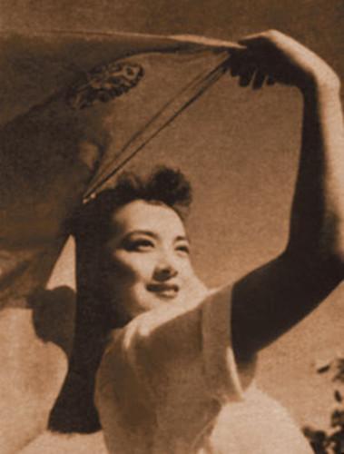 16岁演丫鬟60岁下海，港沪四美，曾受里根总统邀请，今获上影节大奖