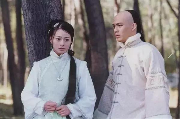 19岁演成龙女友,谢娜给她当丫鬟,后悔辞演小燕子,如今未婚当妈妈 19岁演成龙女友,谢娜给她当丫鬟,后悔辞演小燕子,如今未婚当妈妈