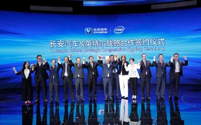 为Apollo计划造势,李彦宏开百度无人车上路,汽车媒体却炸开了锅