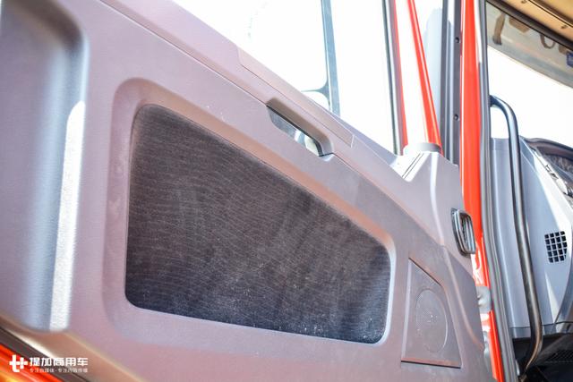 1000升油箱 <wbr>专属涂装,陕汽德龙X3000财富版图解