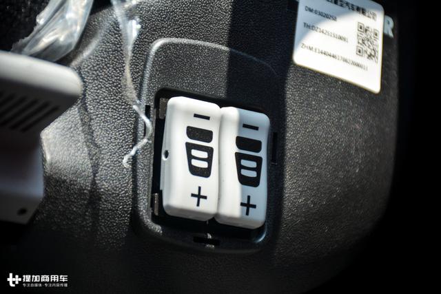 1000升油箱 <wbr>专属涂装,陕汽德龙X3000财富版图解