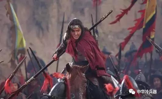 《三国演义》里的盖世神兵，却在施耐庵的《水浒传》里如此尴尬？