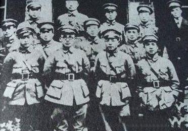 北京时间余天云是红军时期的最高指挥员,. 来