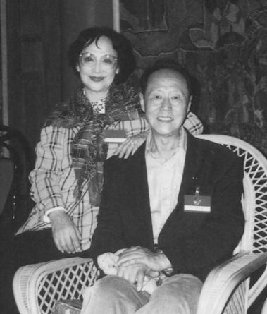 16岁演丫鬟60岁下海，港沪四美，曾受里根总统邀请，今获上影节大奖