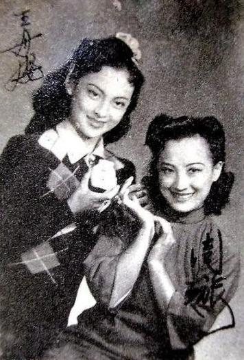 16岁演丫鬟60岁下海，港沪四美，曾受里根总统邀请，今获上影节大奖