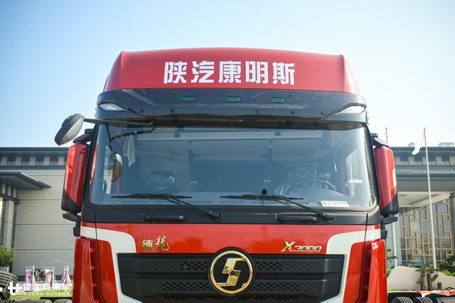 1000升油箱 <wbr>专属涂装,陕汽德龙X3000财富版图解