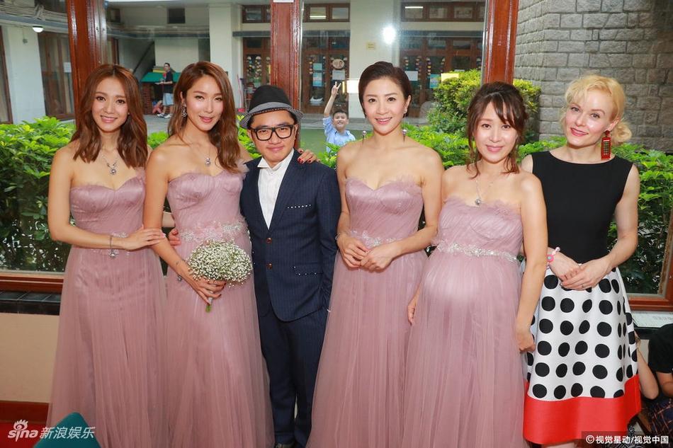孙耀威陈美诗大婚,而其中一伴娘居然是临产期孕妇!