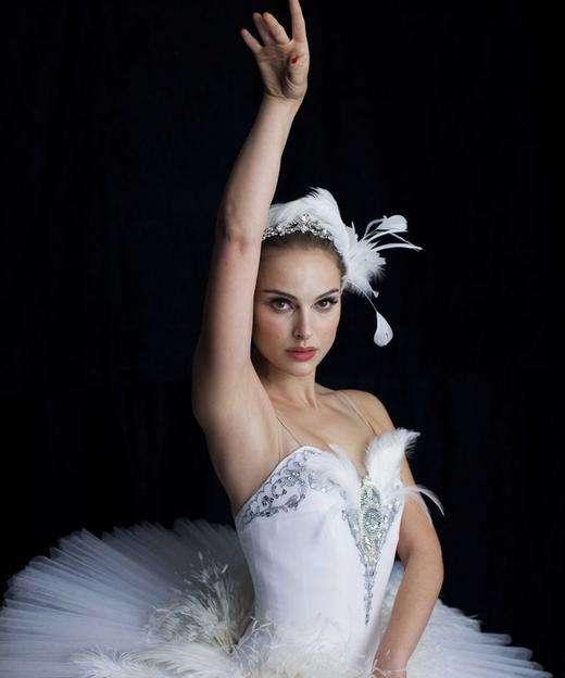 刘烨女儿霓娜跳芭蕾,眼神和气质太惊艳了!