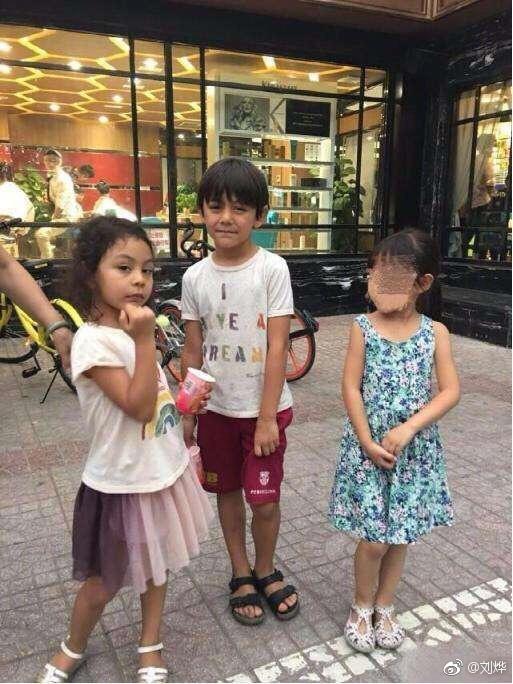 刘烨女儿霓娜跳芭蕾,眼神和气质太惊艳了!