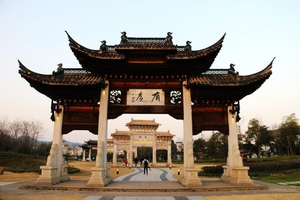 皇帝亲赐江南第一家,三朝十五世同居共食,绝不是普通的家