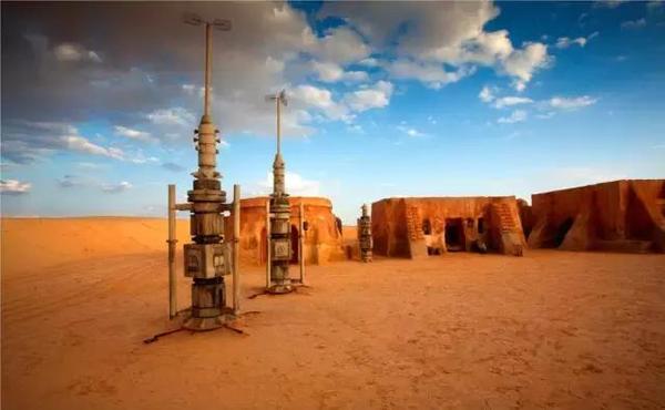 突尼斯对中国免签,但建议你谨慎前往!