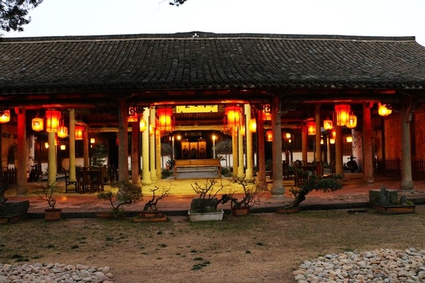 皇帝亲赐江南第一家,三朝十五世同居共食,绝不是普通的家