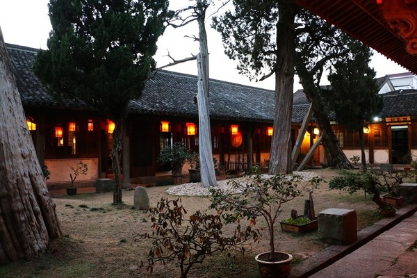 皇帝亲赐江南第一家,三朝十五世同居共食,绝不是普通的家