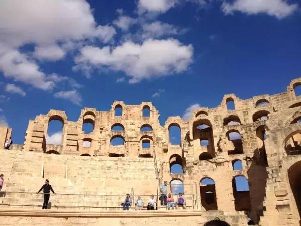 突尼斯对中国免签,但建议你谨慎前往!