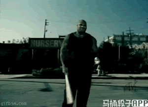 今日爆笑gif:撩妹时一定要注意安全!