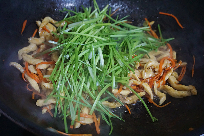 这菜太便宜,2元一大捆,却是时蔬中的维C冠军,此种做法更是鲜