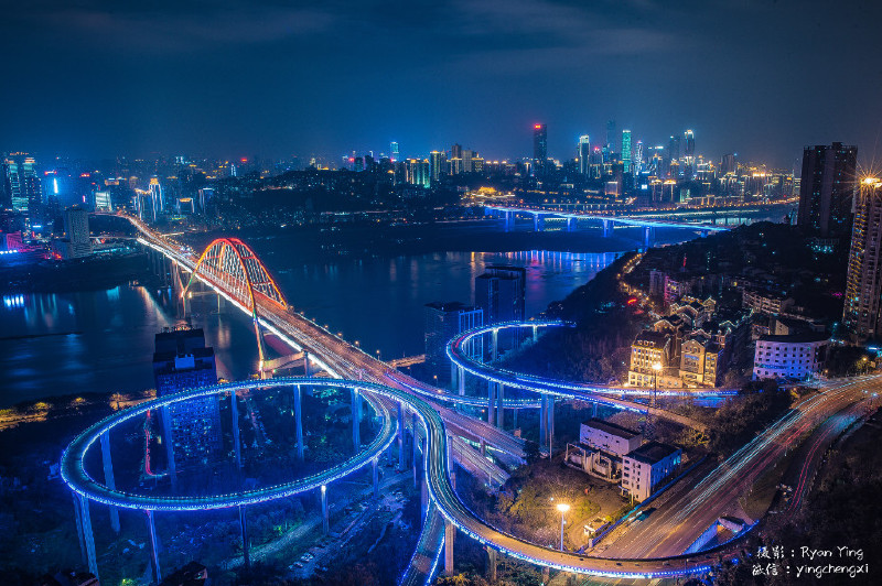 图1.重庆菜园坝长江大桥 摄影|应志超（已获授权使用，未经摄影师授权不允许转载）