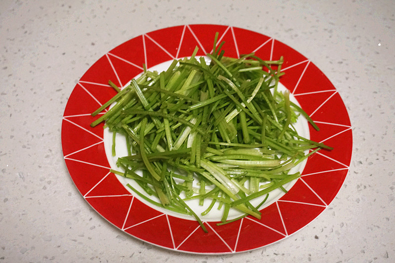 这菜太便宜,2元一大捆,却是时蔬中的维C冠军,此种做法更是鲜